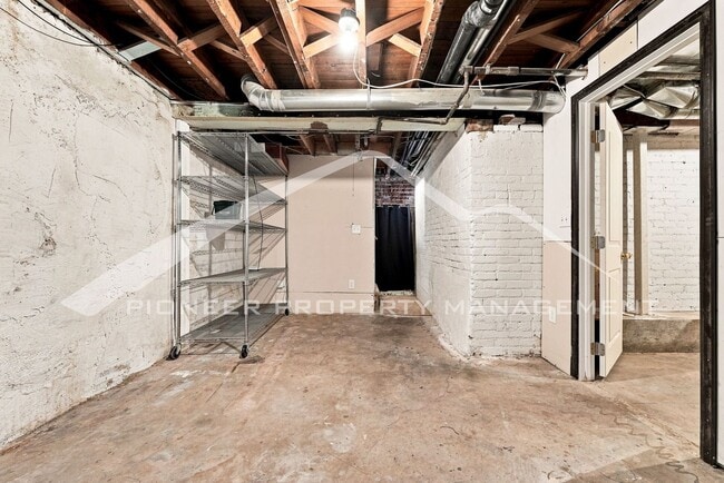 Building Photo - 3503 Franklin St