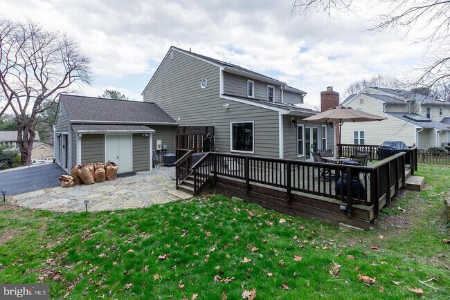 Building Photo - 1700 Abbey Oak Dr