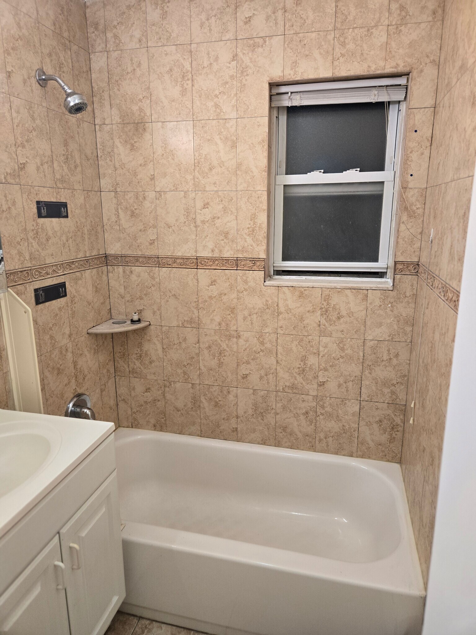 Building Photo - 101 E Blancke St