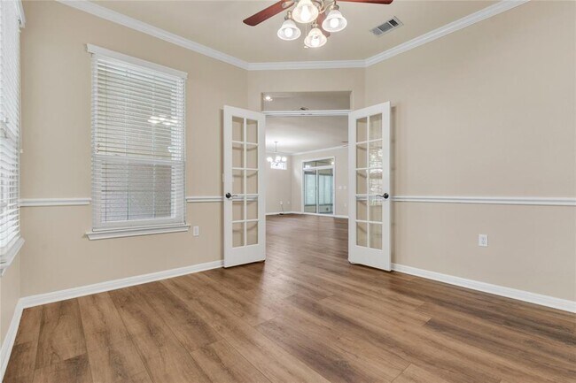 Building Photo - 409 Rio Grande Loop