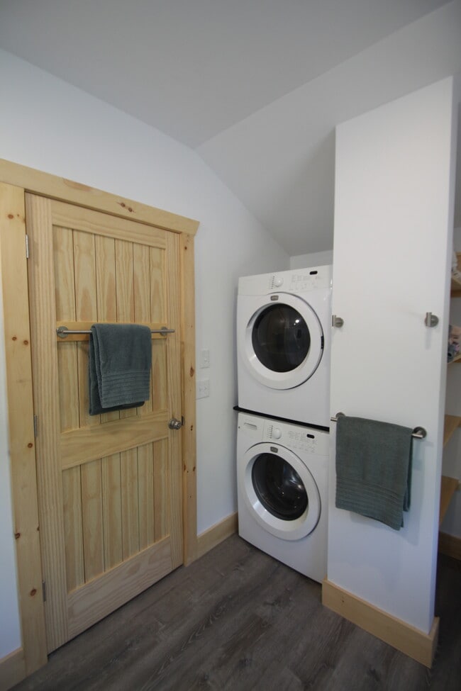 Building Photo - 15 Beech Tree Ln