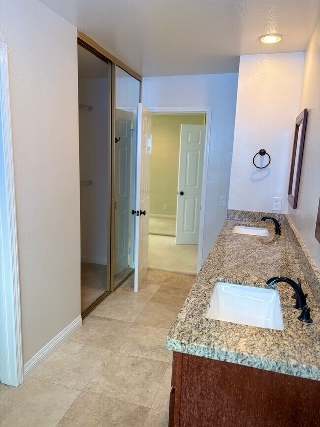 Building Photo - 12015 River Grove Ct