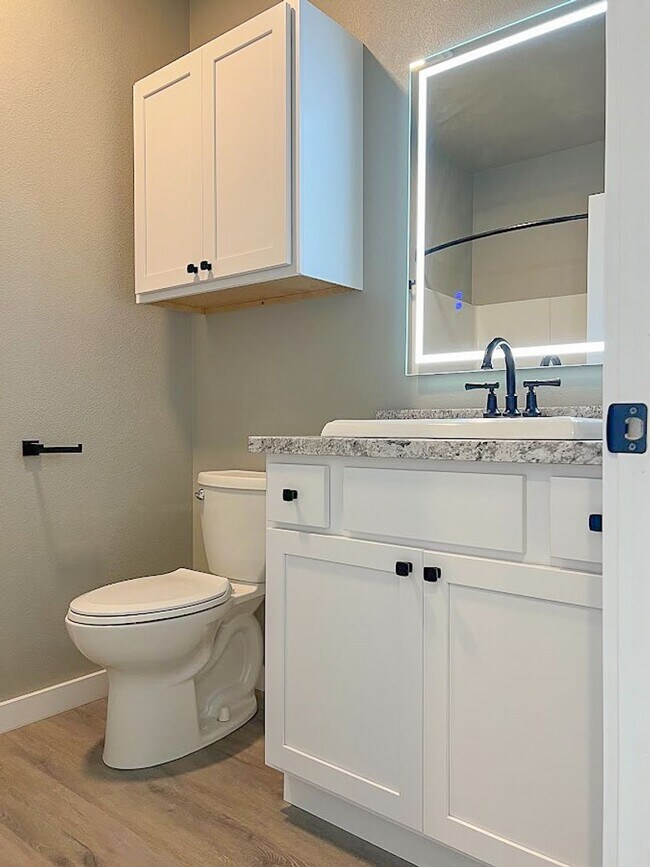 Building Photo - Pet Friendly 2 bed/ 2 bath unit at Soldier Ridge!