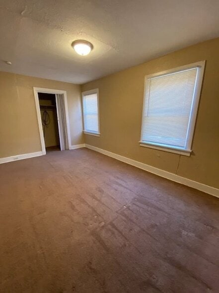 Building Photo - 653 Seagirt St
