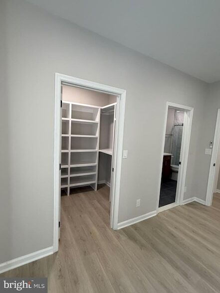 Building Photo - 1716 Lake Shore Crest Dr