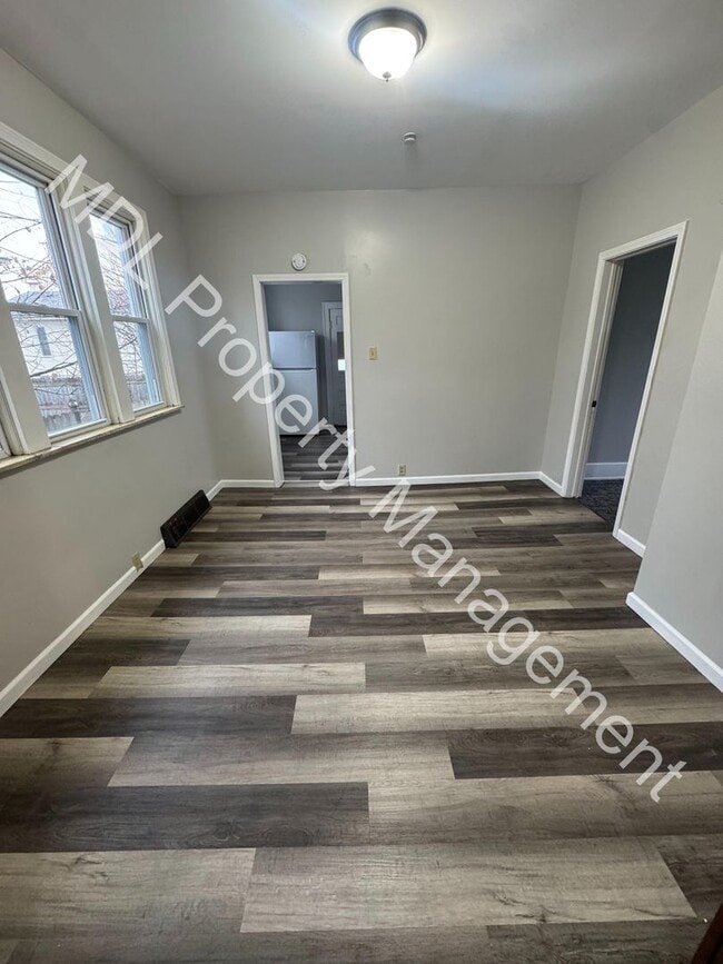 Building Photo - 3 Bedroom Home for Rent in Bay City