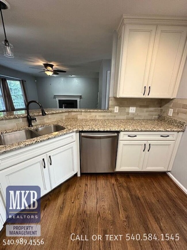 Building Photo - 6564 Monet Dr