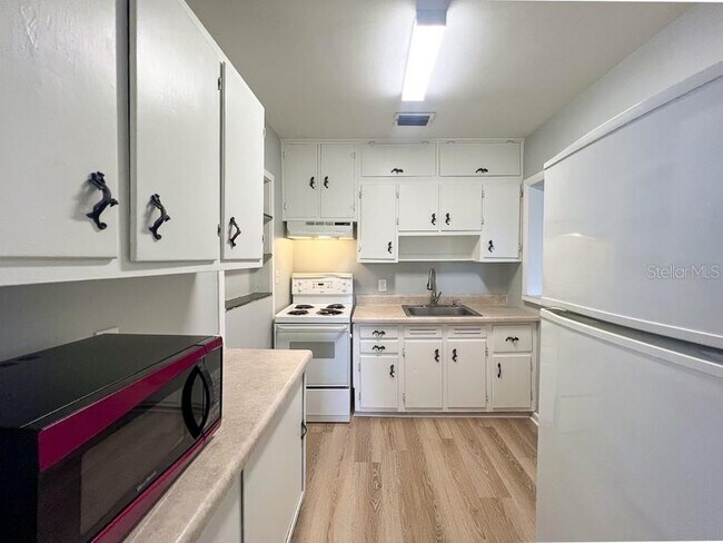 Building Photo - 436 NW 30th Ave