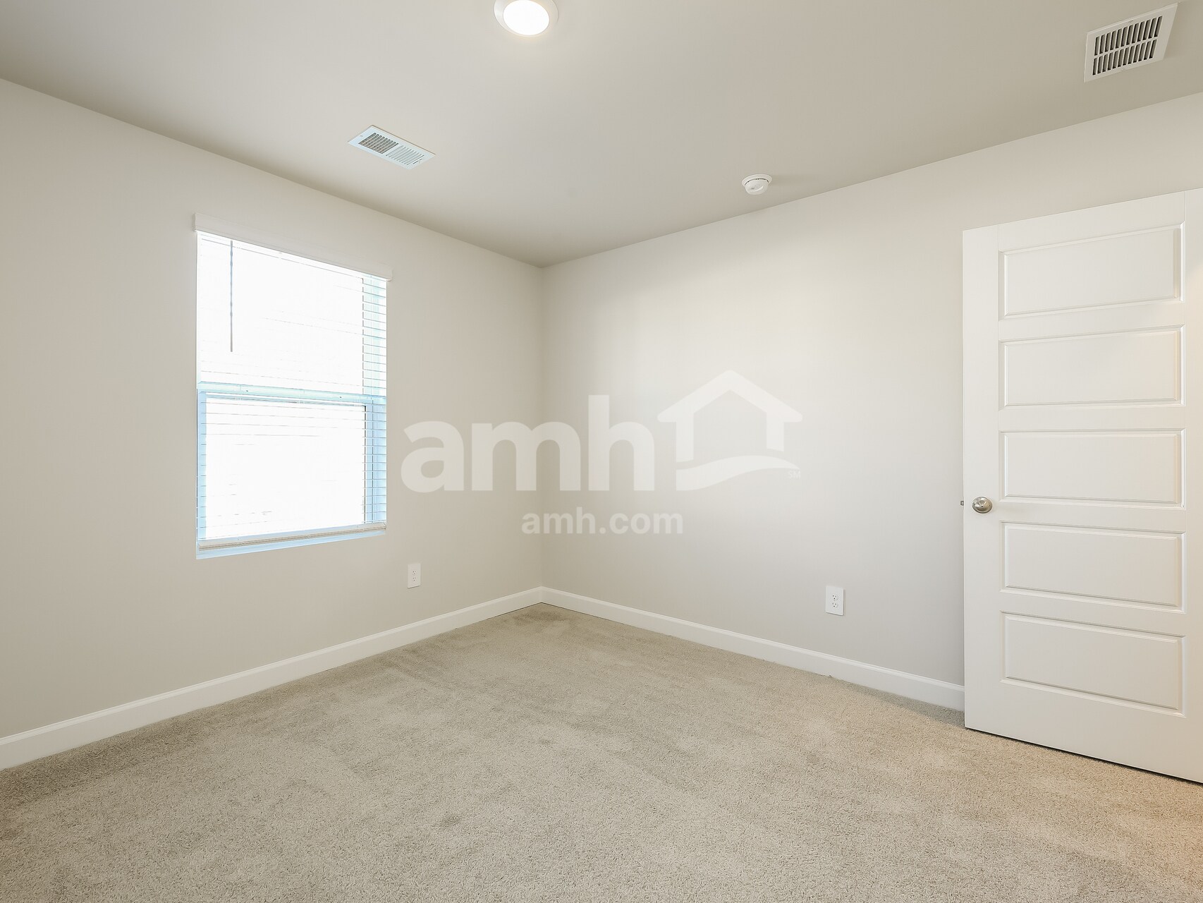 Building Photo - 794 Treeline Rd