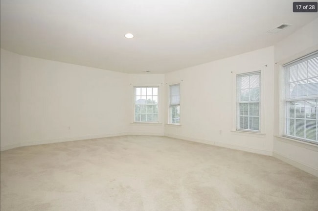 Building Photo - 317 Chamborley Dr
