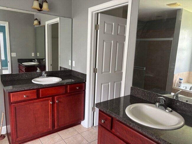 Building Photo - 5261 Montejo Dr
