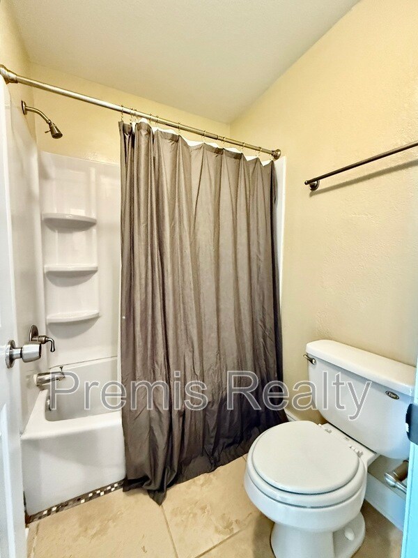Building Photo - 455 Alt 19