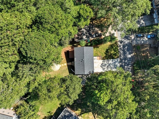 Building Photo - 3920 Wedgefield Cir