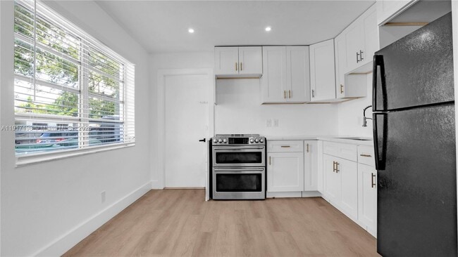 Building Photo - 32 SW 9th St