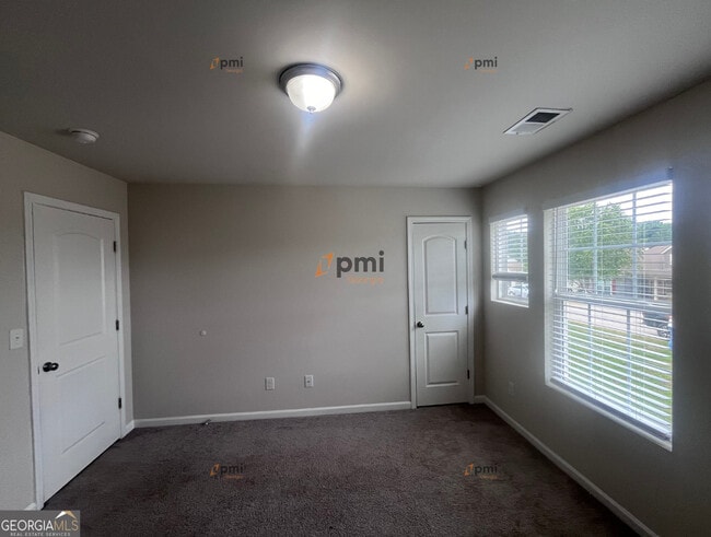 Building Photo - 106 Sarah Ln