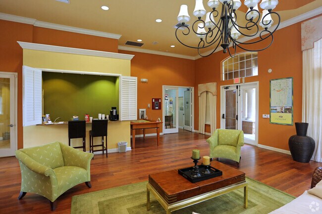 Building Photo - 5024 Lantana Rd