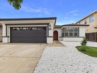 Building Photo - Single Family House