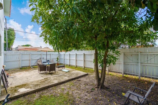 Building Photo - 3601 SW 2nd St