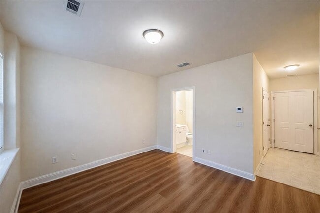 Building Photo - 4870 Carre Way