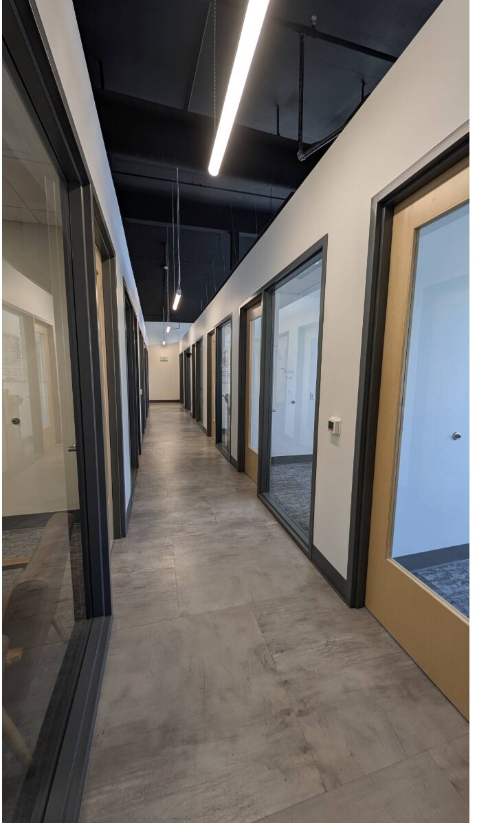 Building Photo - 1640 S State St