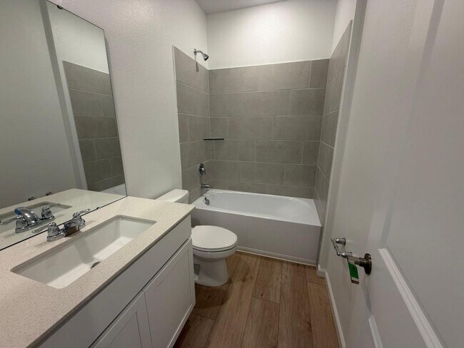 Building Photo - 4371 Vibernum Ave