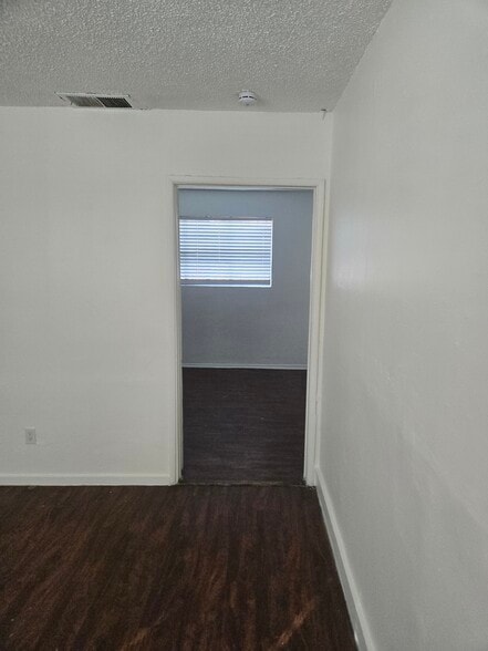 Building Photo - 708 Jackson Ave