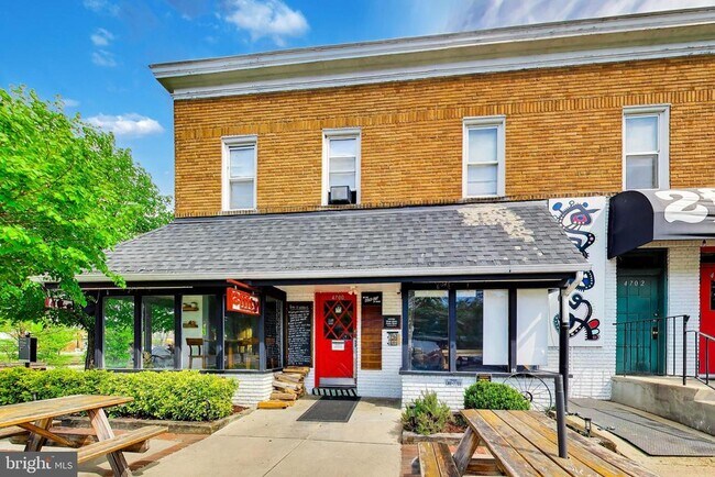 Building Photo - 4550 Longfellow St