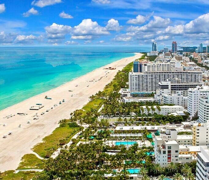 Primary Photo - 1150 Collins Ave