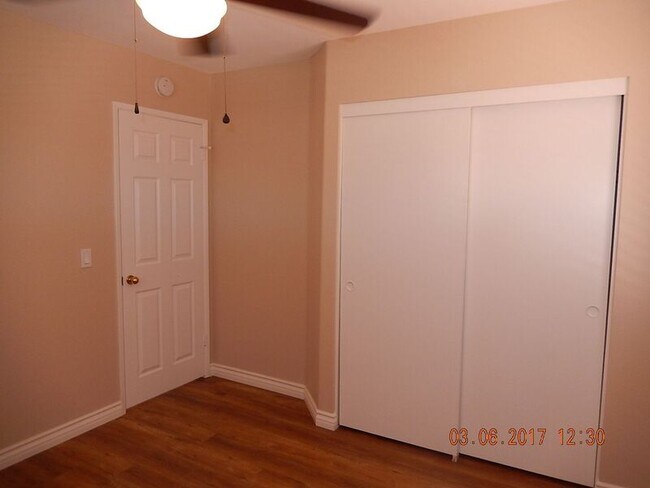 Building Photo - 28720 N Port Ln