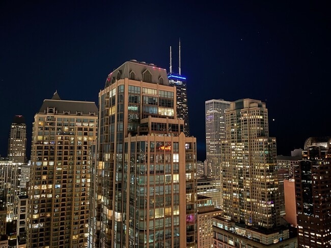 Building Photo - 10 E Ontario St