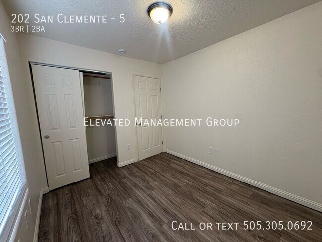 Building Photo - 202 San Clemente Ave NW