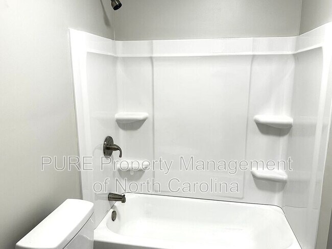 Building Photo - 1414 White St