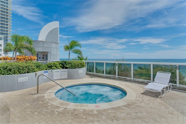 Building Photo - 6301 Collins Ave