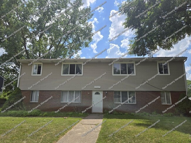 Primary Photo - Clean 2 Bedroom 2nd Floor Apartment