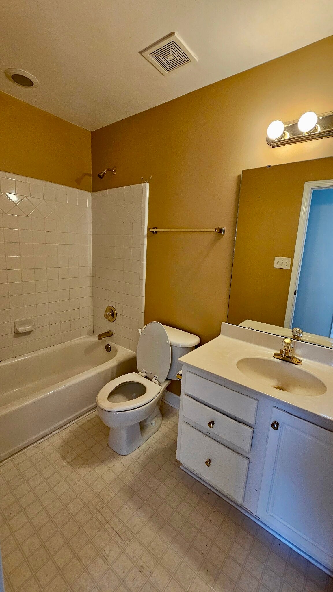 Building Photo - 7 Woodsage Ln