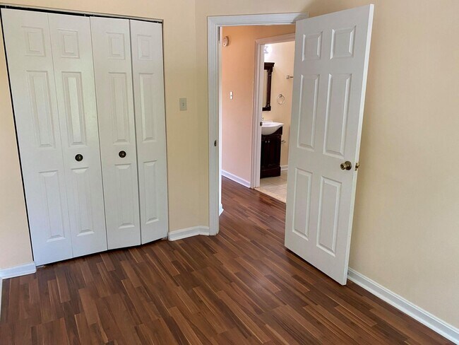 Building Photo - 1711 Winding Brook Way