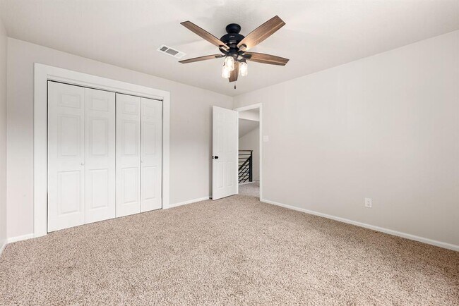 Building Photo - 90 W High Oaks Cir