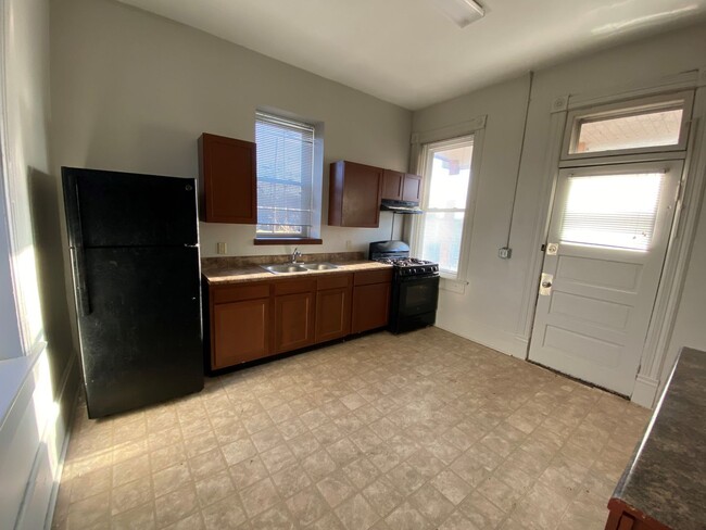 Building Photo - **$500 Security Deposit & 1st Month Free w...