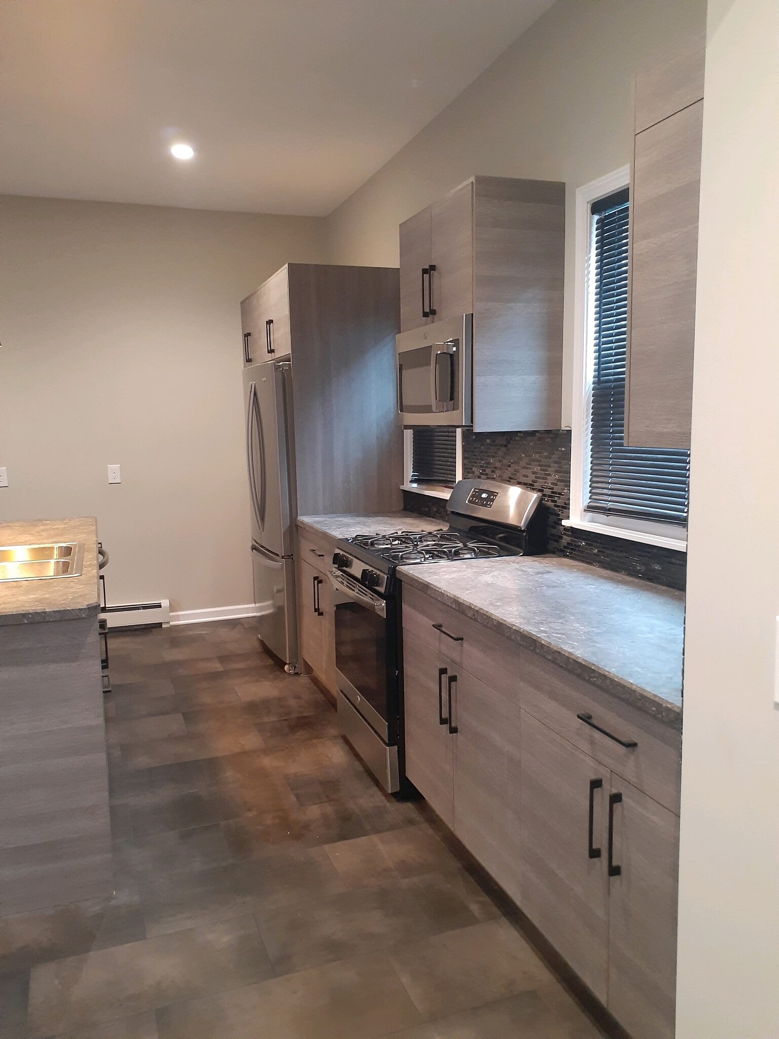 Building Photo - 1888 E 123rd St