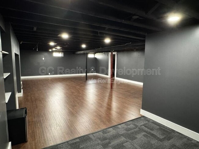 Building Photo - 510 N Fairview Ave