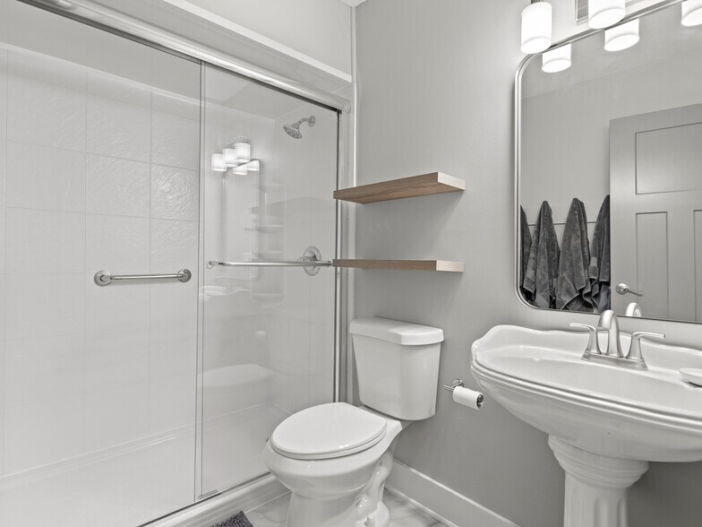 Building Photo - 28 Turnberry Dr