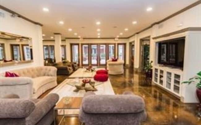 Building Photo - 2400 McCue Rd