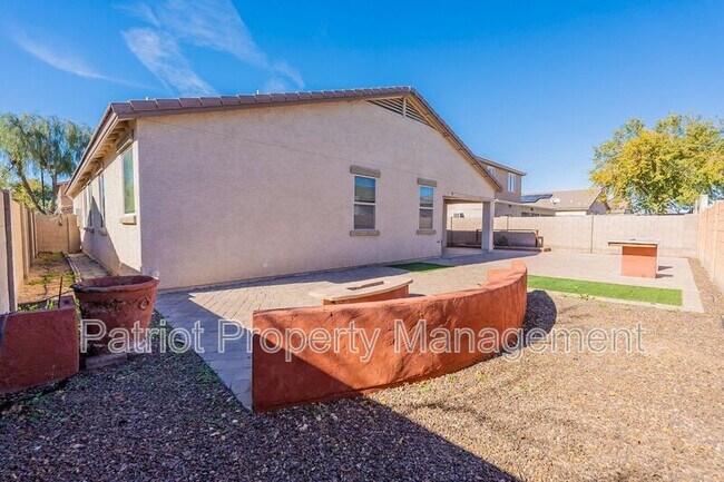 Building Photo - 329 S 172nd Dr