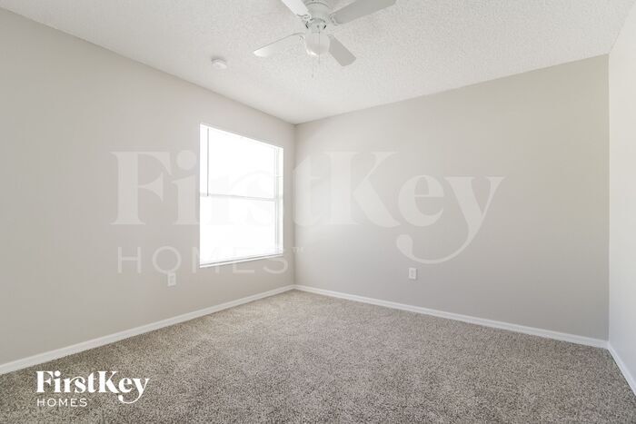 Building Photo - 556 Big Sioux Ct