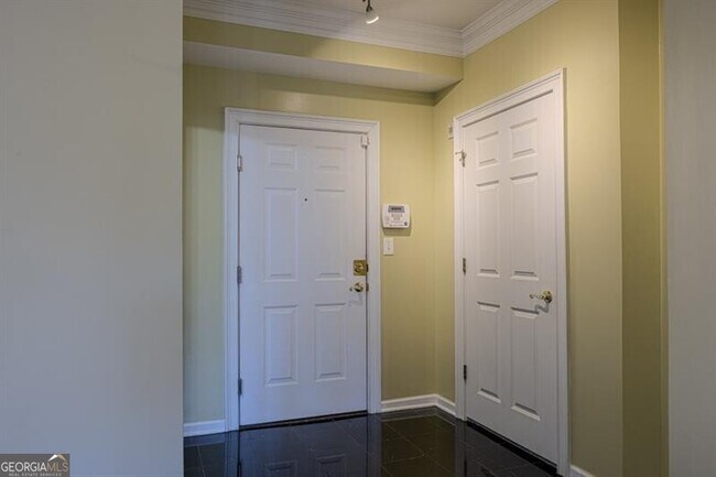 Building Photo - 3275 Lenox Rd NE