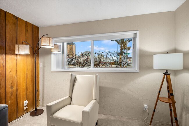 Building Photo - Downtown Anchorage Two Bedroom Two Bath (102)