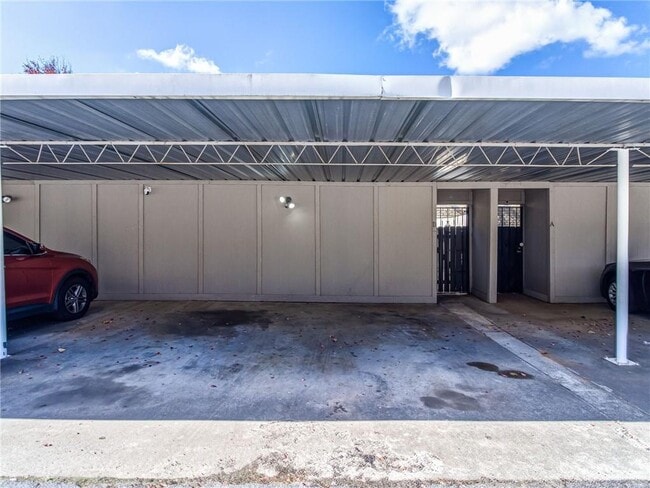 Building Photo - 280 Winding River Dr