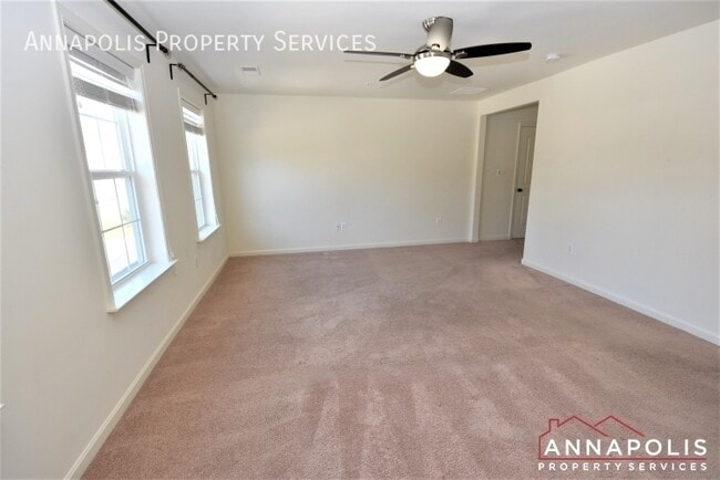 Building Photo - 917 St Martins Loop
