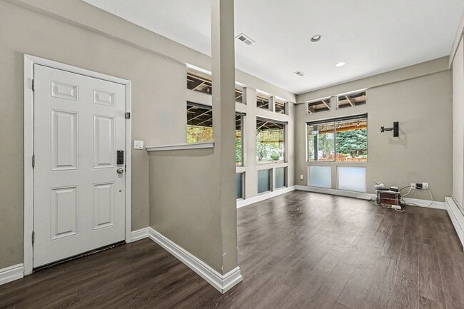 Building Photo - Classic Denver Charm Meets Modern Flexibility