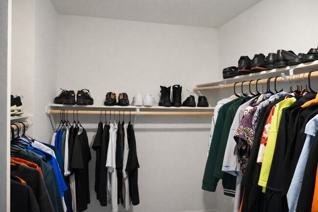 Building Photo - 9639 Lily Vis Ln